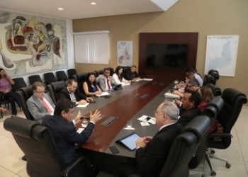 Governador Wellington Dias discute demandas da Uespi em reunião com reitor e secretár